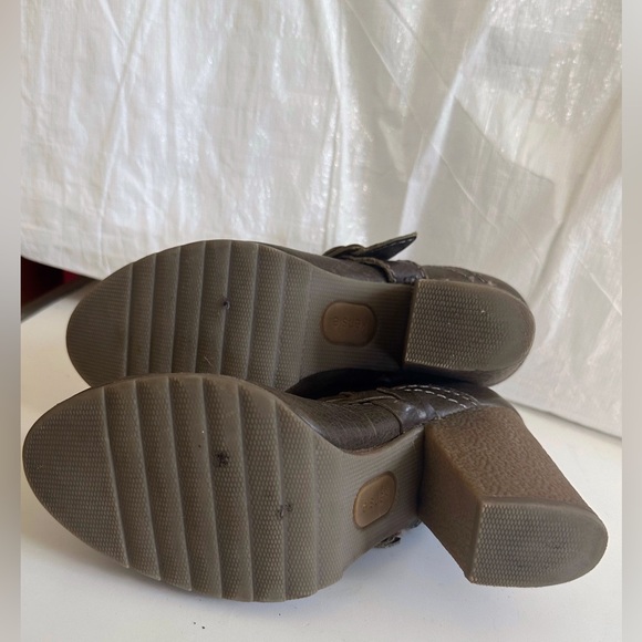 KENSIE TAUPE LEATHER BUCKLE ANKLE BOOTIE RUBBER CHUNKY HEEL 8.5 - Picture 5 of 5